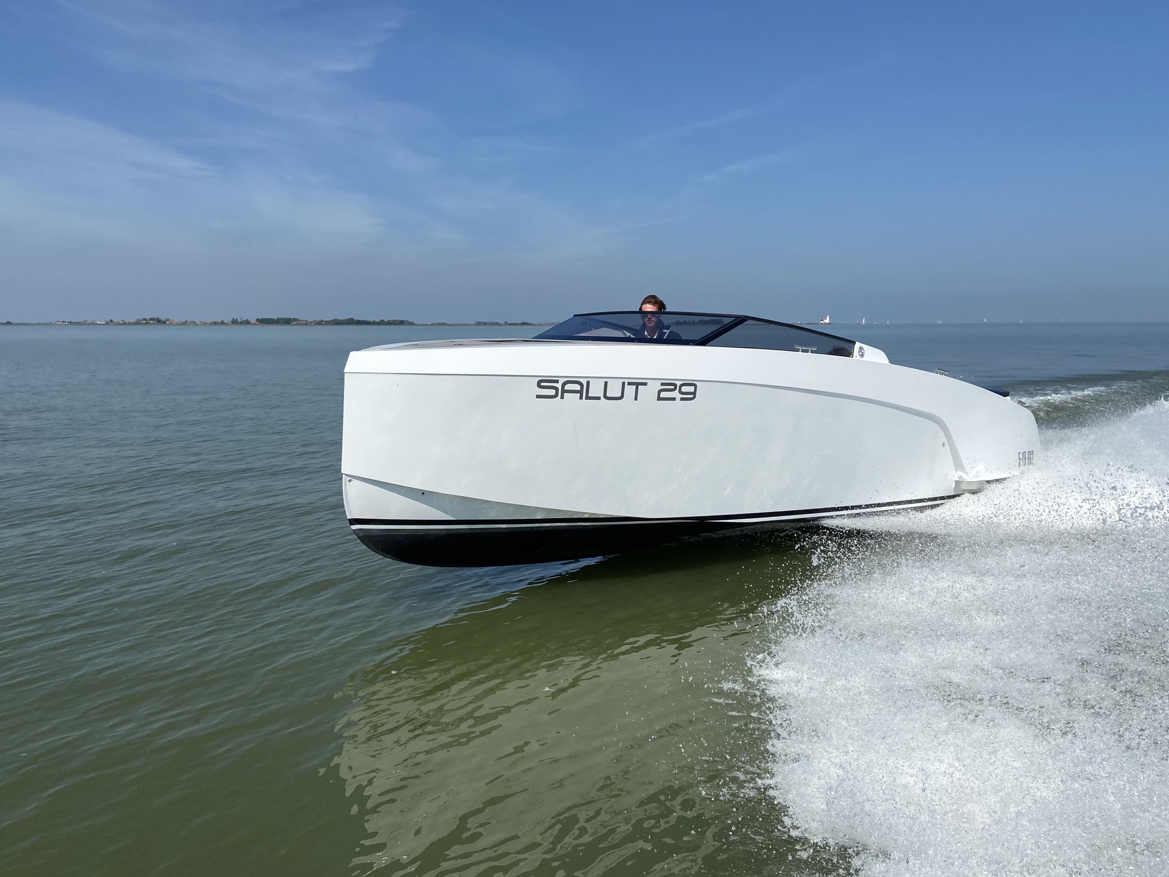 Salut 29 Thumbnail 9