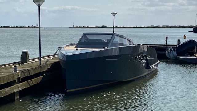 Salut 38 Thumbnail 4