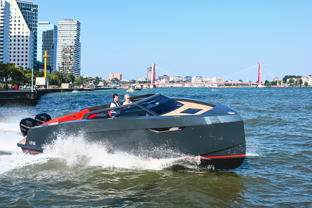 Salut 38 Thumbnail 8